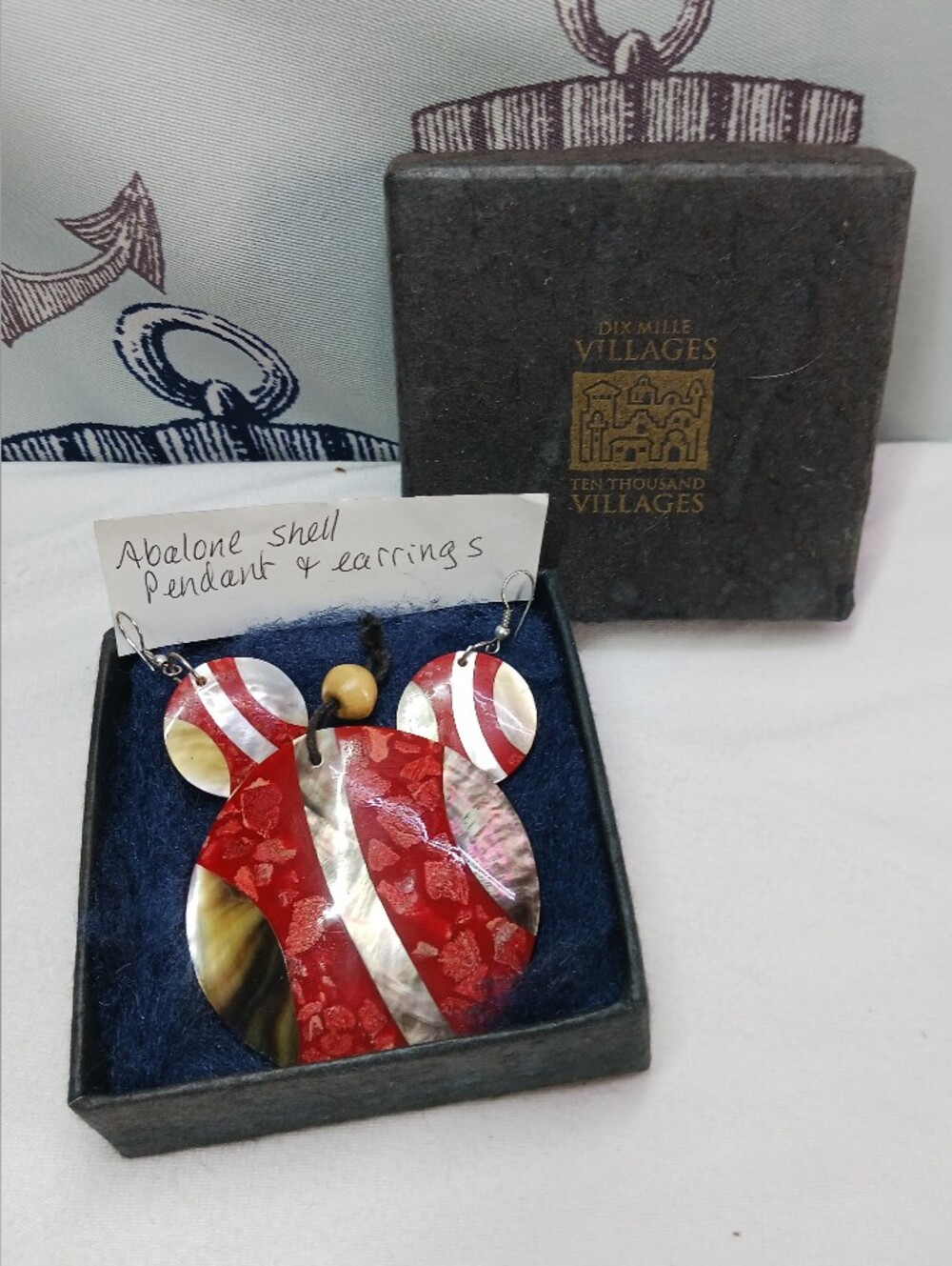 Ten Thousand Villages Abalone Shell Pendant & Earrings Set